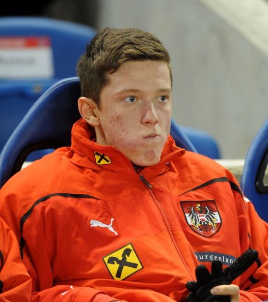 Michael Gregoritsch Dimostra Sportività nel Pareggio con l'Amburgo