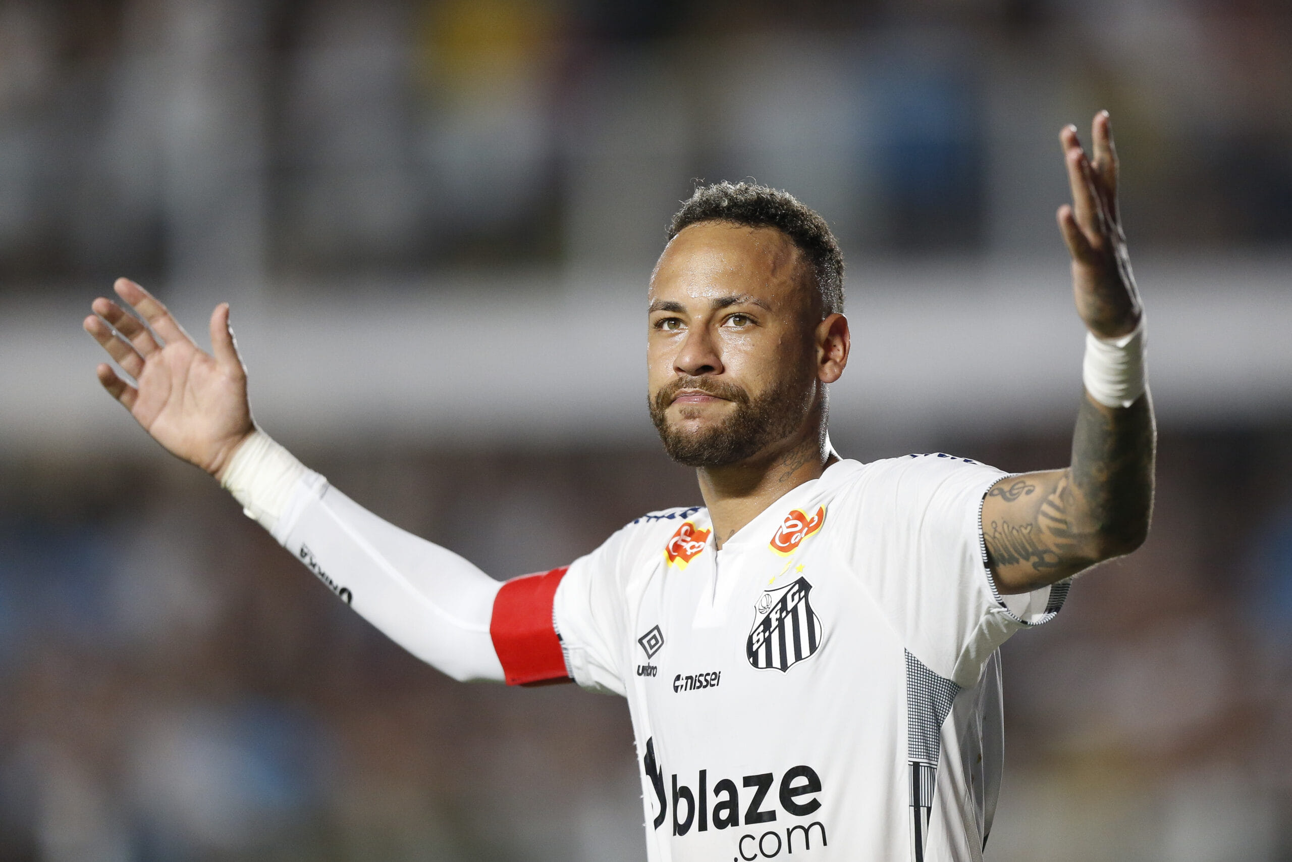 Neymar returns to Santos on free transfer after PSG departure