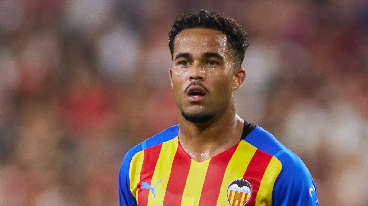 Club di Serie A favoriscono trasferimenti esteri a causa di complesse regole di pagamento nazionali