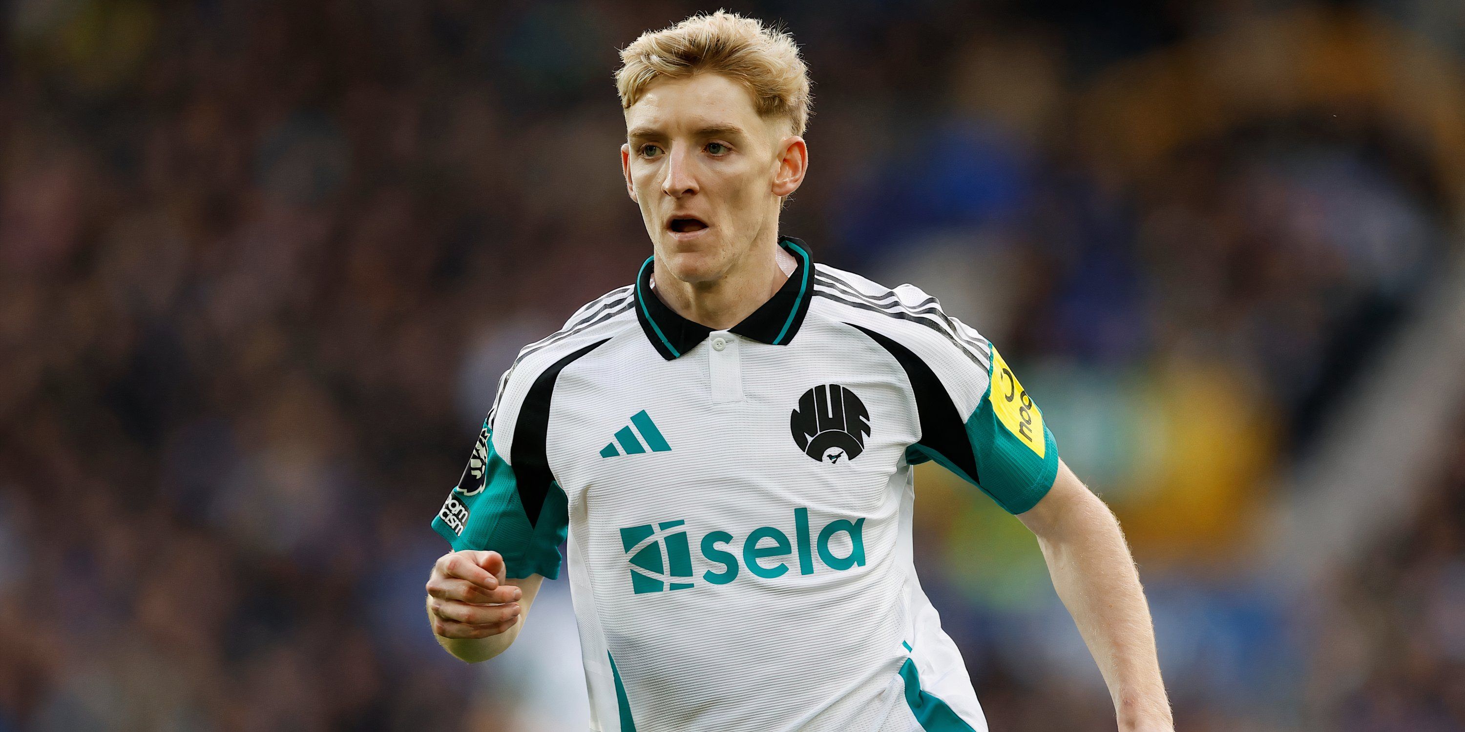 El Liverpool se presenta como un serio rival del Bayern Múnich en la carrera por Anthony Gordon