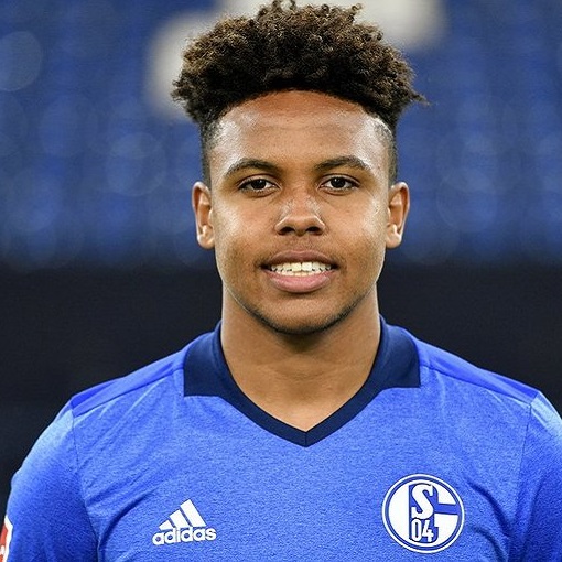 Juventus and Genoa in Talks for Permanent McKennie Sale