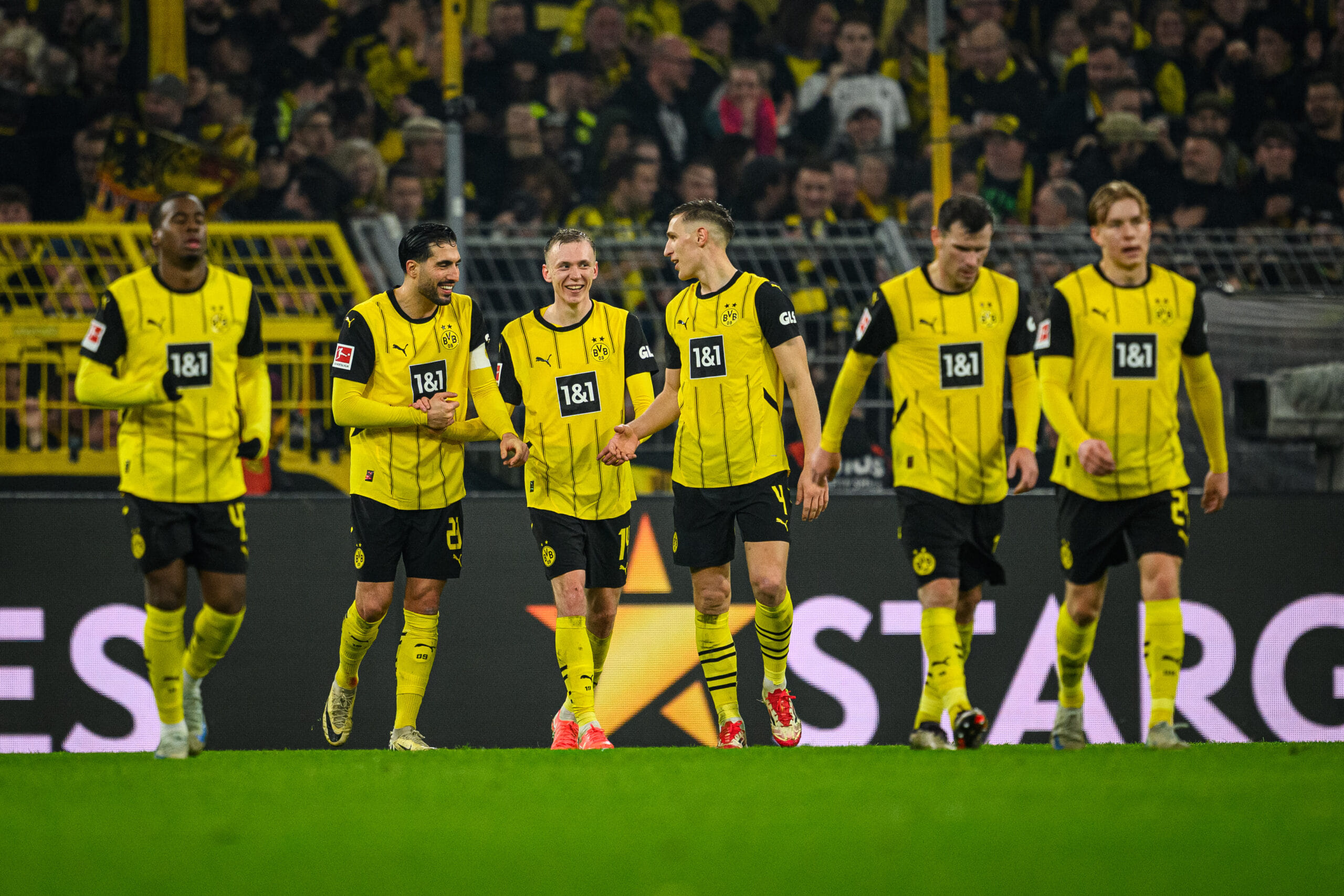 Borussia Dortmund zerlegt Freiburg und festigt zweiten Platz