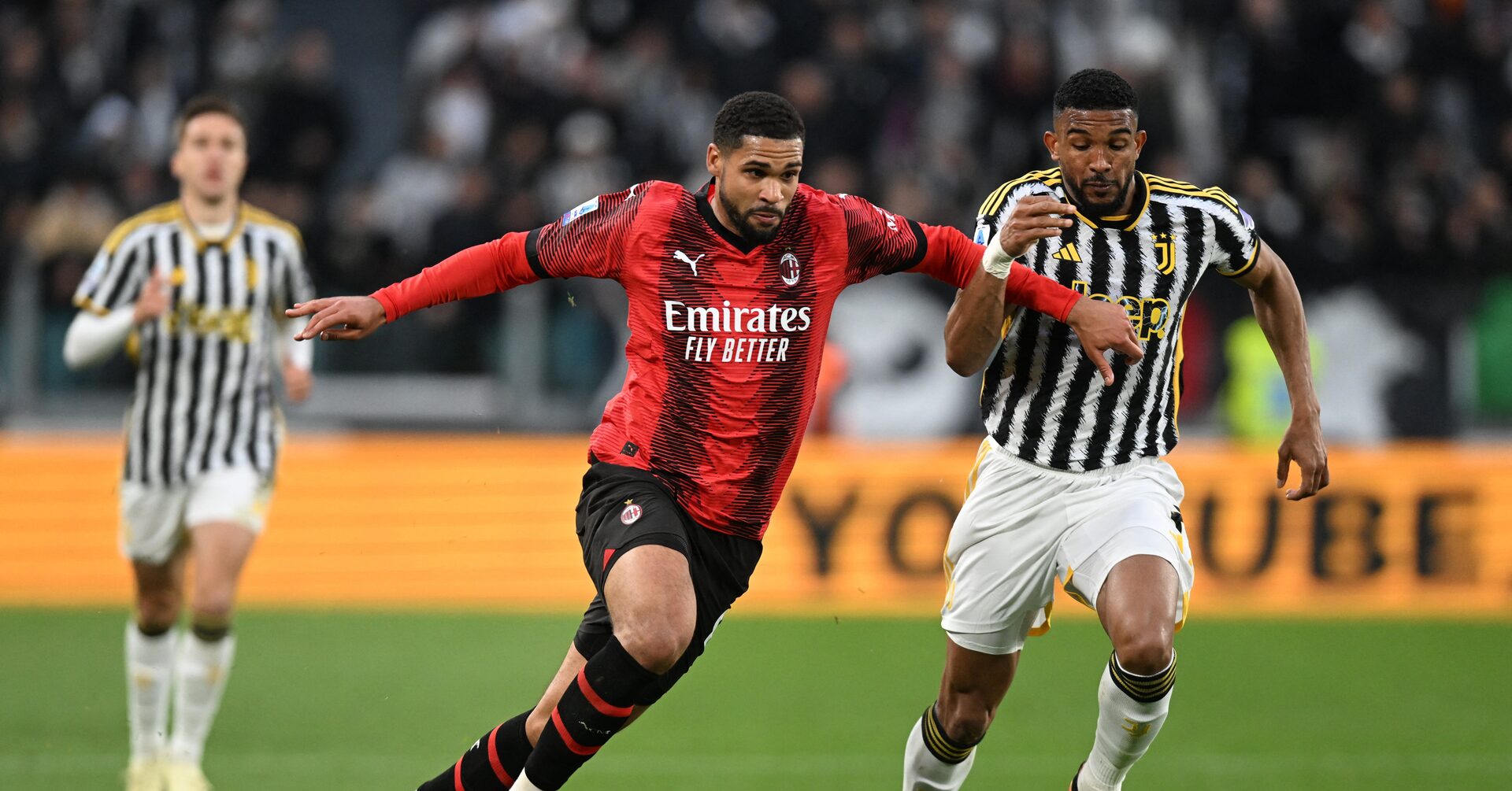 Milan and Juventus play out goalless draw in crucial Champions League race
