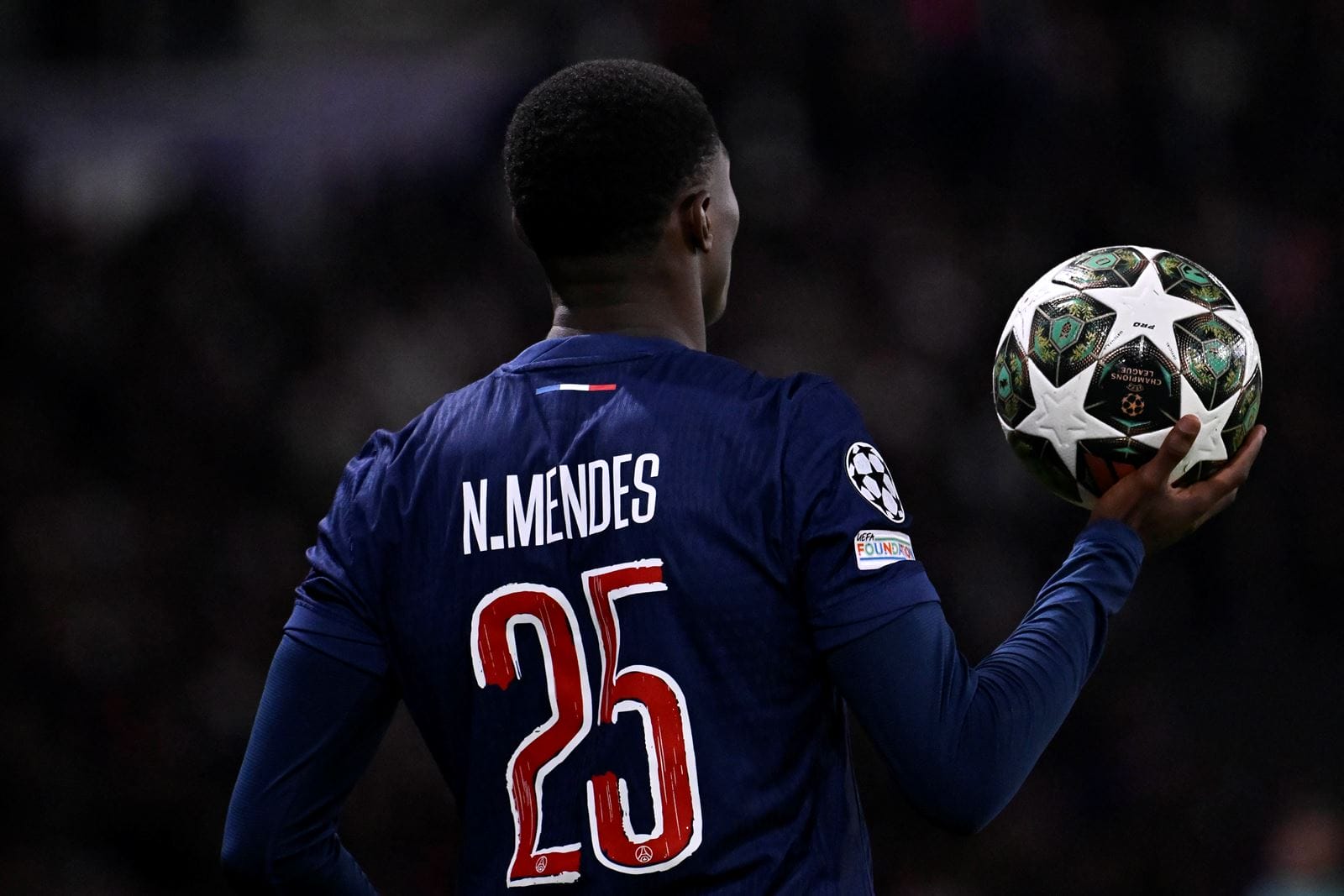 Maxwell Compara a Nuno Mendes del PSG con Leyendas Brasileñas como Roberto Carlos y Marcelo