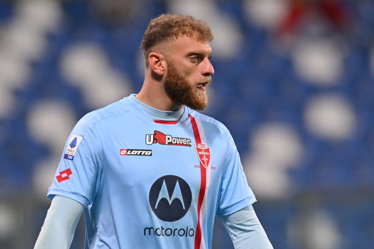 Michele Di Gregorio, portiere della Juventus, elogiato dopo una prestazione decisiva