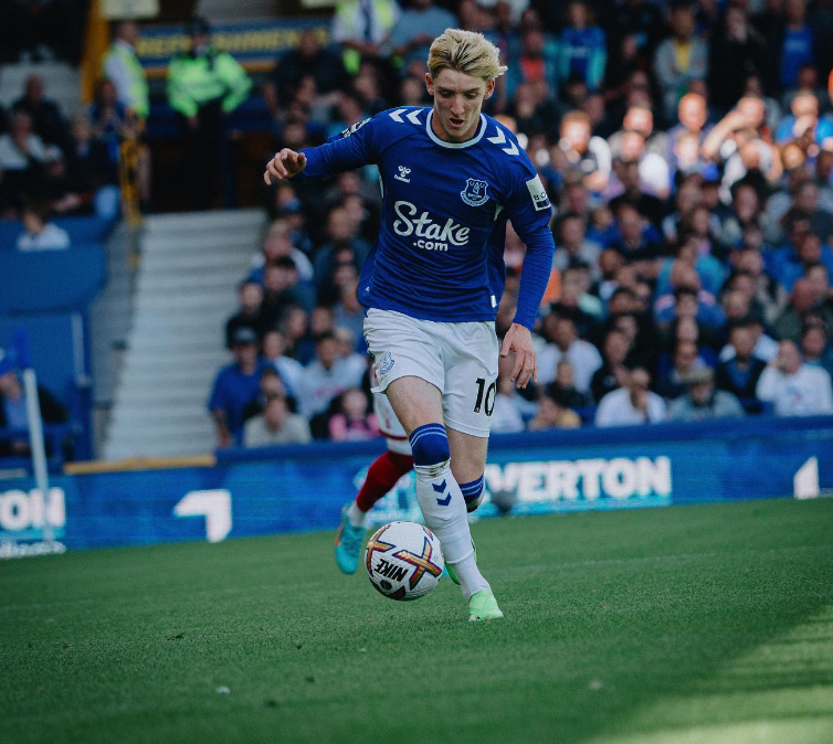 Liverpool cool interest in Anthony Gordon, leaving Chelsea free to pursue winger