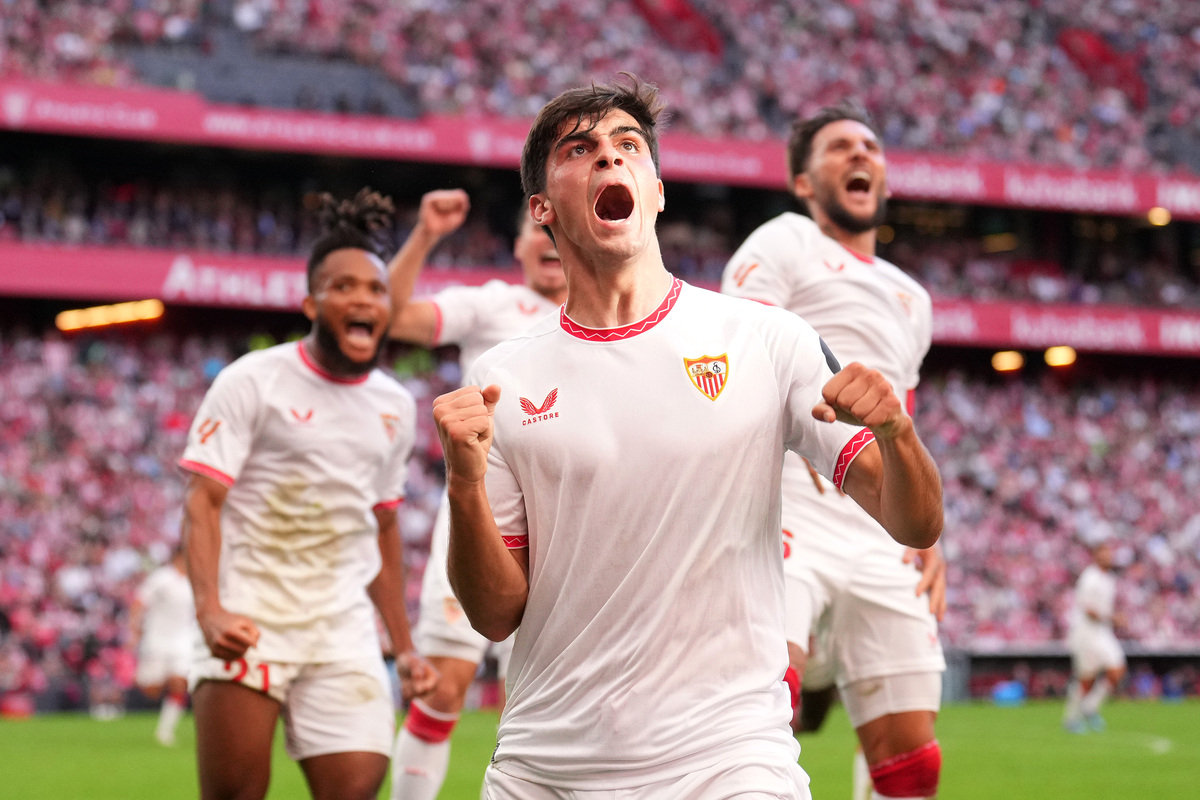 El Napoli apunta a Juanlu Sánchez, Richard Ríos y un delantero para su reconstrucción estival