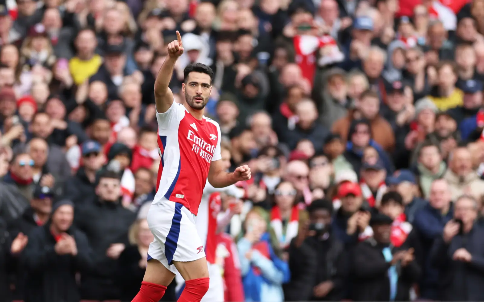Lens revient au score pour un match nul dramatique qui maintient l'espoir du titre