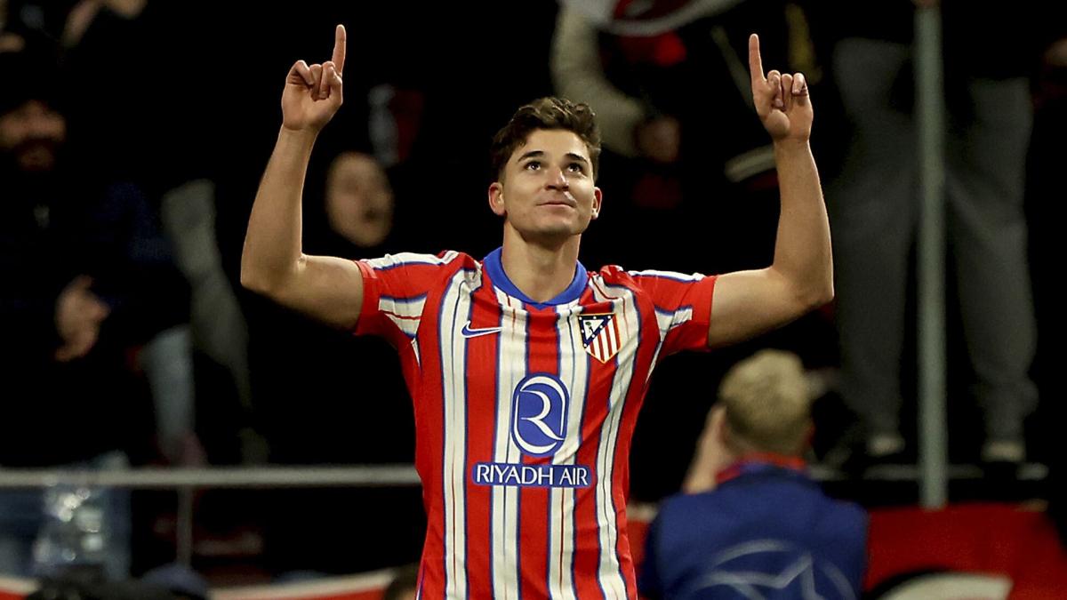 L'Atletico Madrid chiede il prezzo pieno per Julian Alvarez, complicando l'affondo del Barcellona