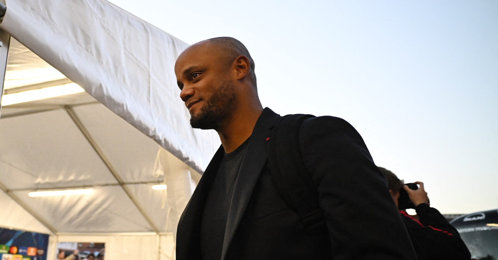 Kompany lamenta las ocasiones perdidas pero promete que el Bayern responderá en Múnich