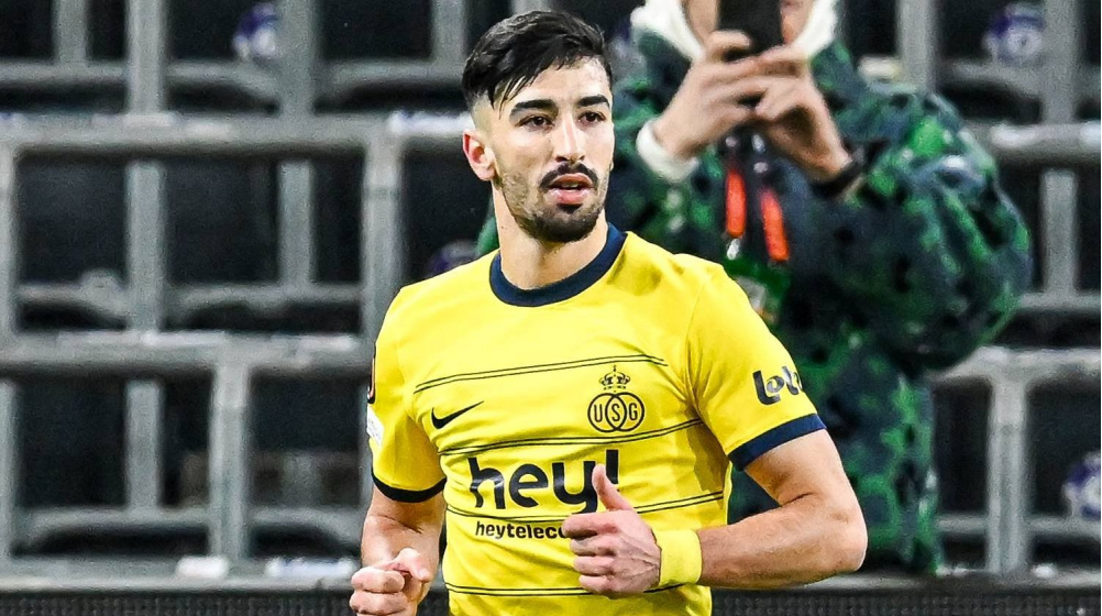 Stuttgart eye Wolfsburg's Amoura as relegation clause looms