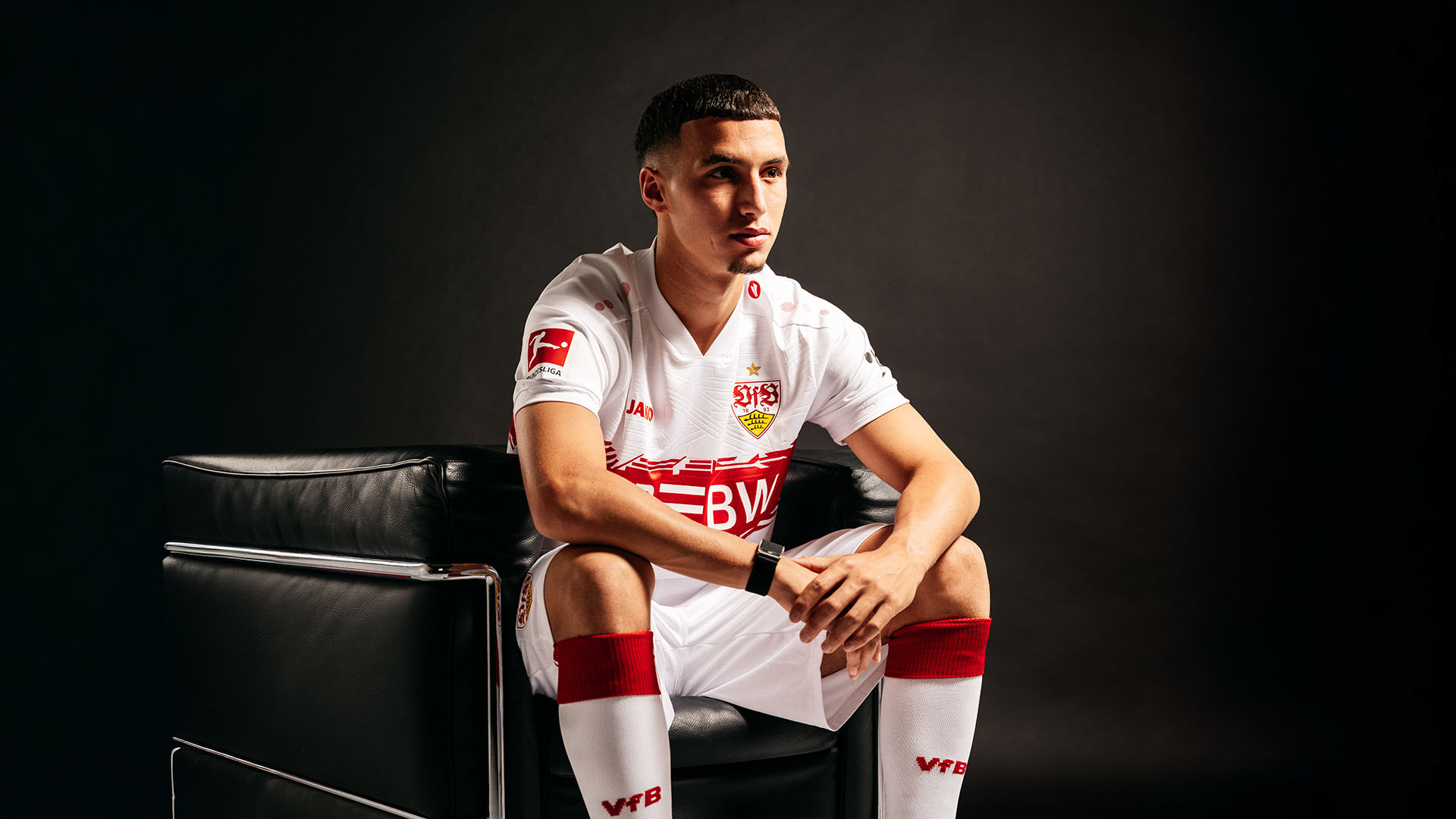 Clubes de la Premier League siguen de cerca a Bilal El Khannouss del Stuttgart