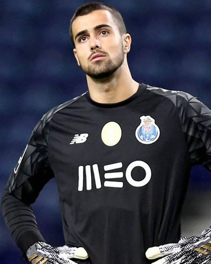 El Liverpool sigue de cerca a Diogo Costa como posible sucesor de Alisson