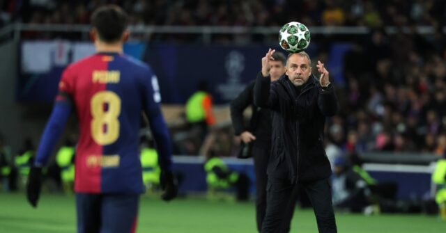 Flick solleva dubbi sulle condizioni del campo dell'Atletico prima del decisivo match di Champions League