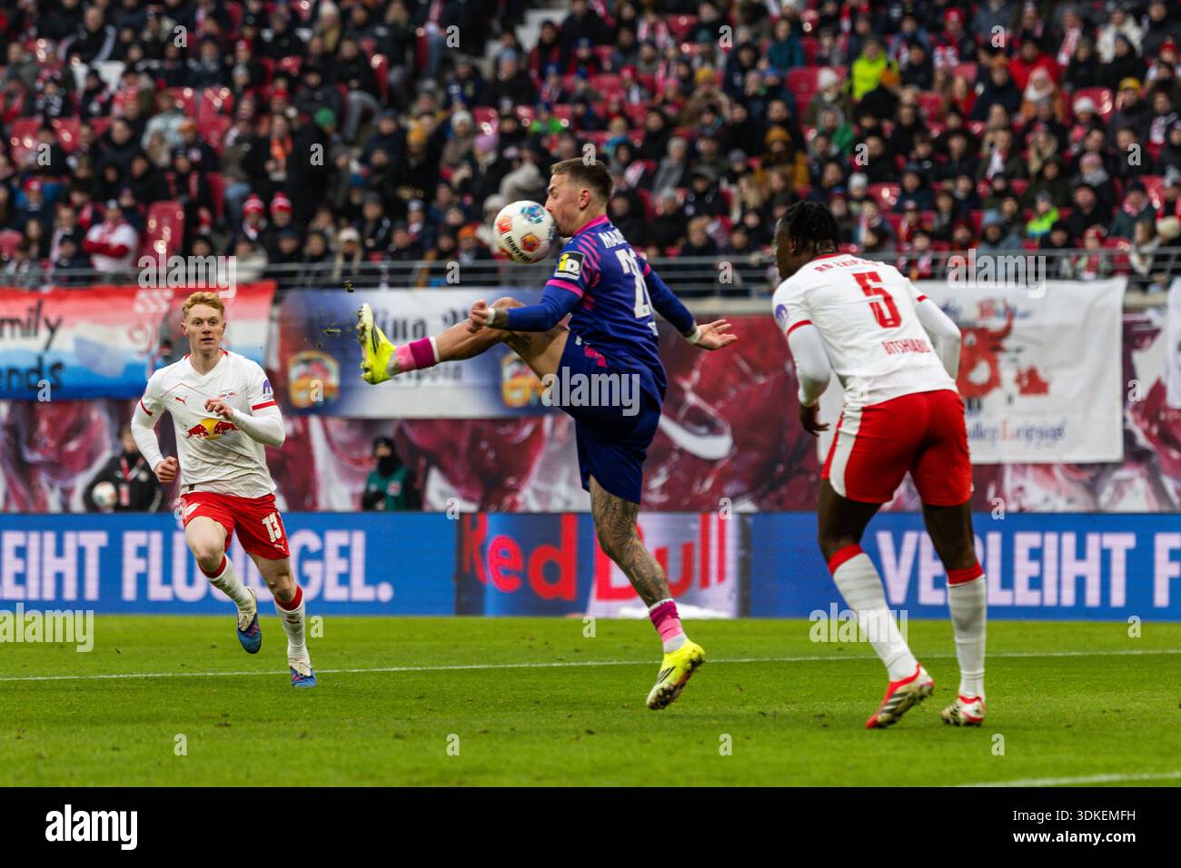 Mainz secure permanent deal for striker Phillip Tietz