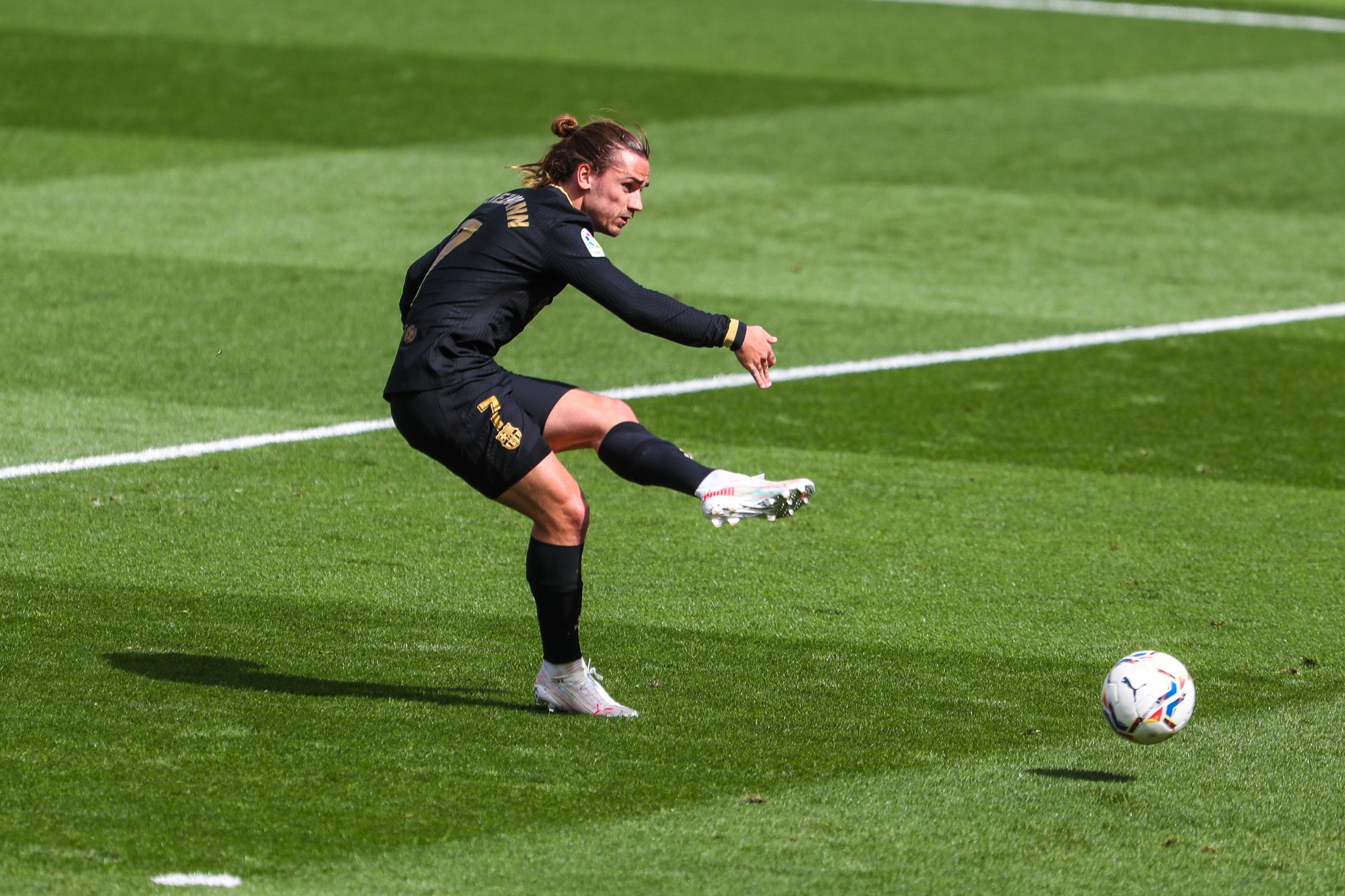 Simeone's emotional tribute to Griezmann highlights profound bond ahead of pivotal fixtures