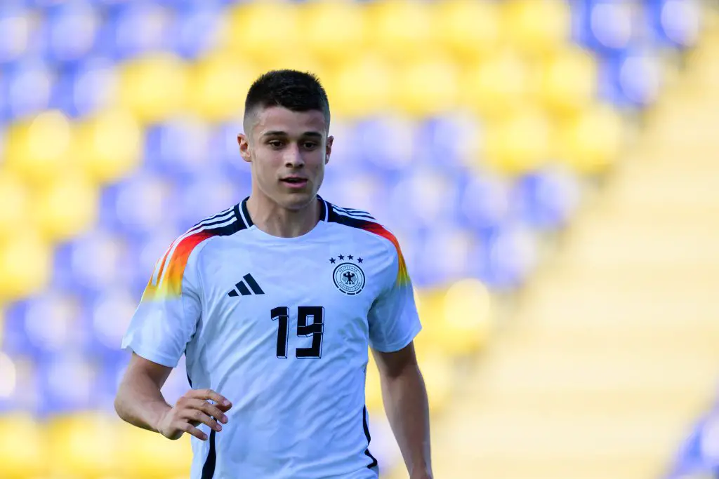 El Arsenal se vincula con Nicolo Tresoldi del Club Brugge ante la incertidumbre con Gabriel Jesus