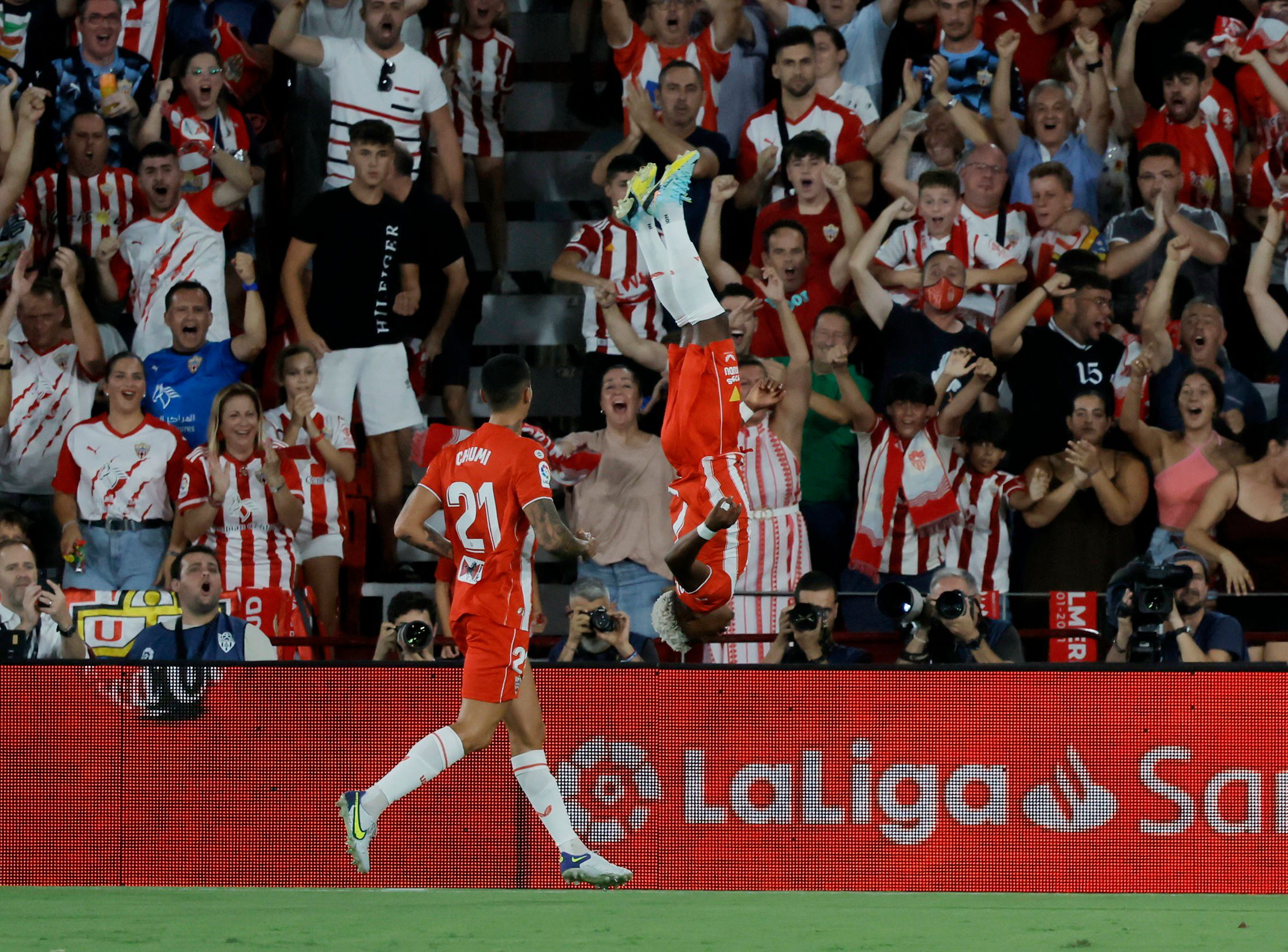 Leeds United ouvert à une vente définitive de Largie Ramazani à Valence