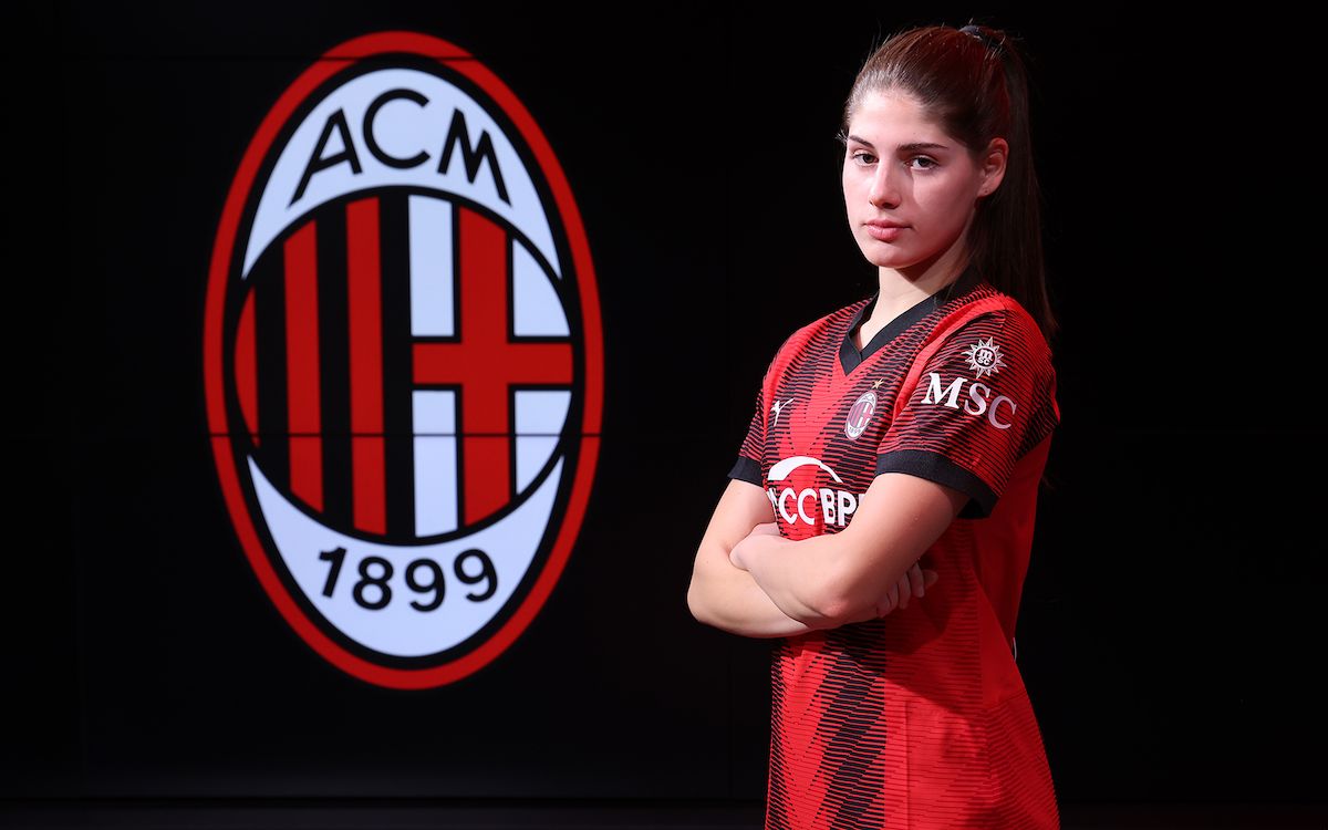 La jeune star du Milan, Stokic, prolonge son contrat jusqu'en 2028 après son retour de blessure