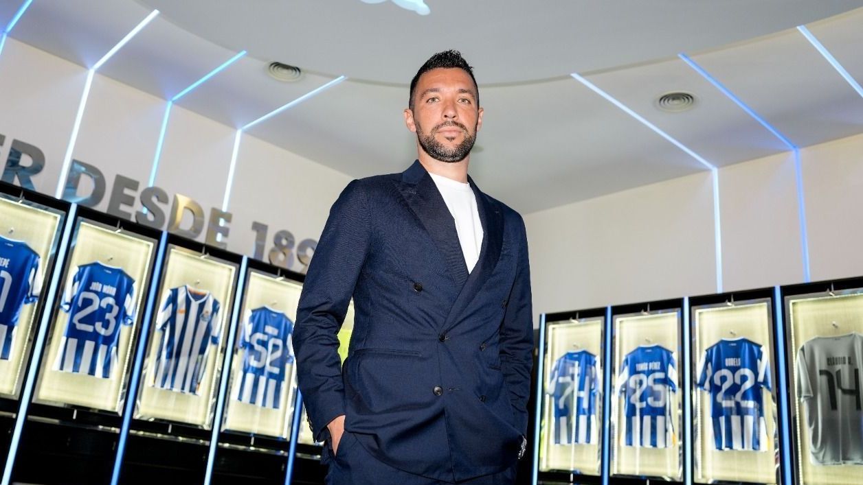 Francesco Farioli commits to Porto amid Chelsea manager links