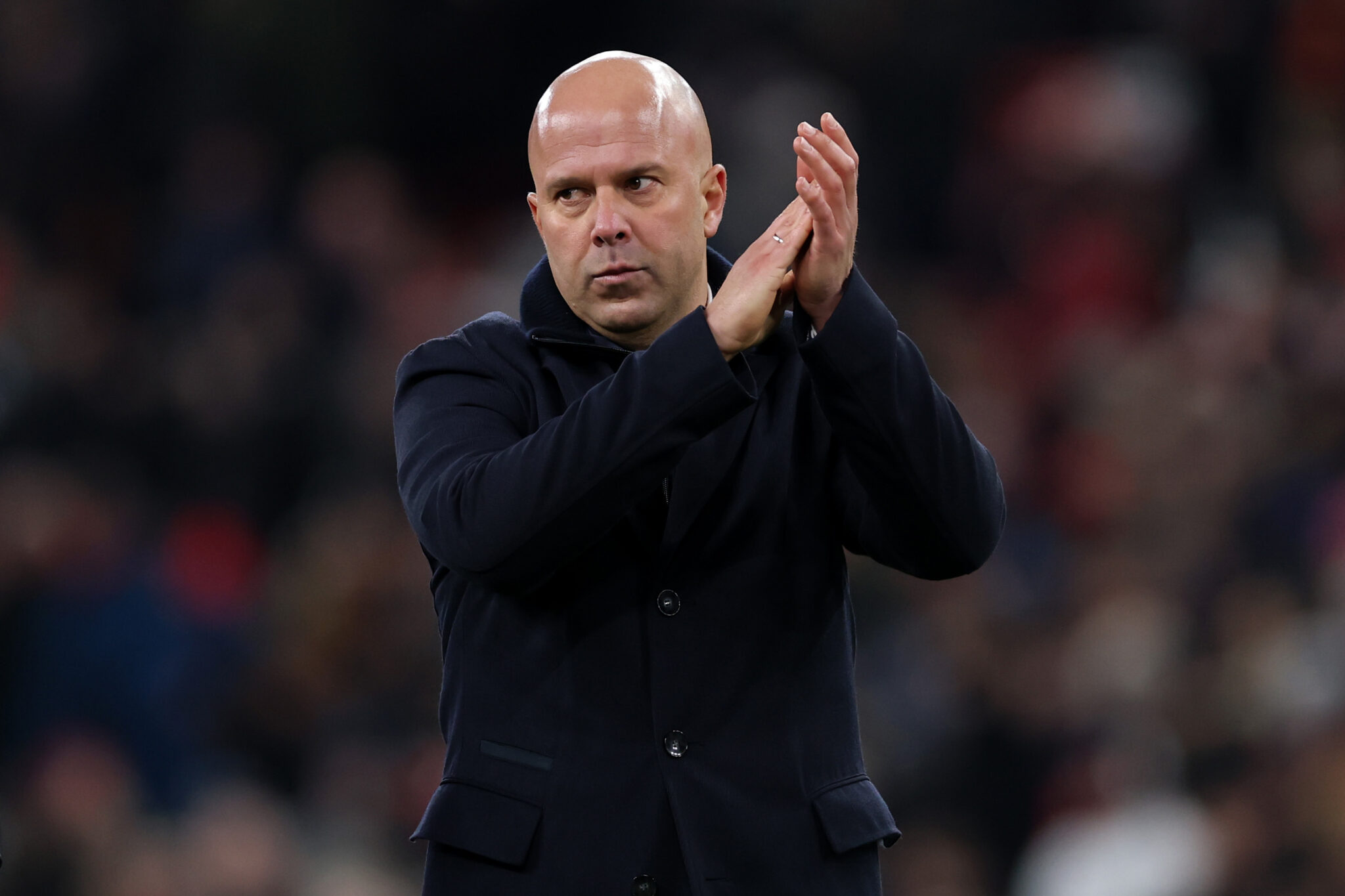 Liverpool Accélère l'Évaluation de Son Entraîneur Alors que l'Incertitude Plane sur Arne Slot