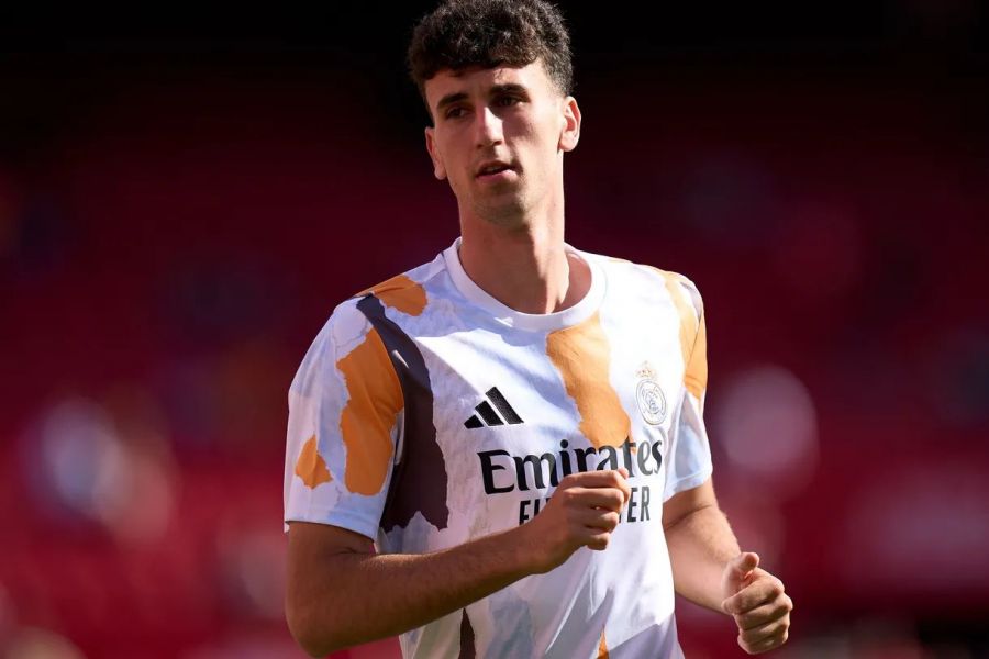 Chelsea, Arsenal e Liverpool sull'allerta: il Real Madrid pianifica il ritorno di Jacobo Ramon nel 2027