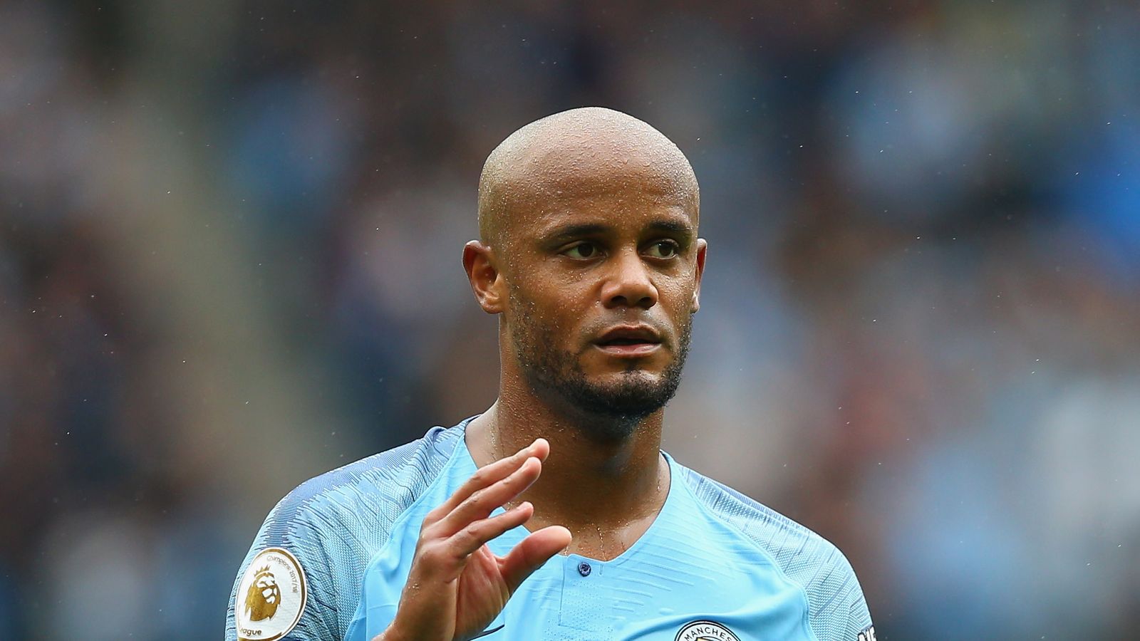 Eberl balaie les rumeurs concernant un départ de Kompany, serein quant à son avenir au Bayern