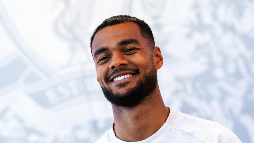 Arne Slot planea una gran reestructuración en el Liverpool con cuatro estrellas en la rampa de salida