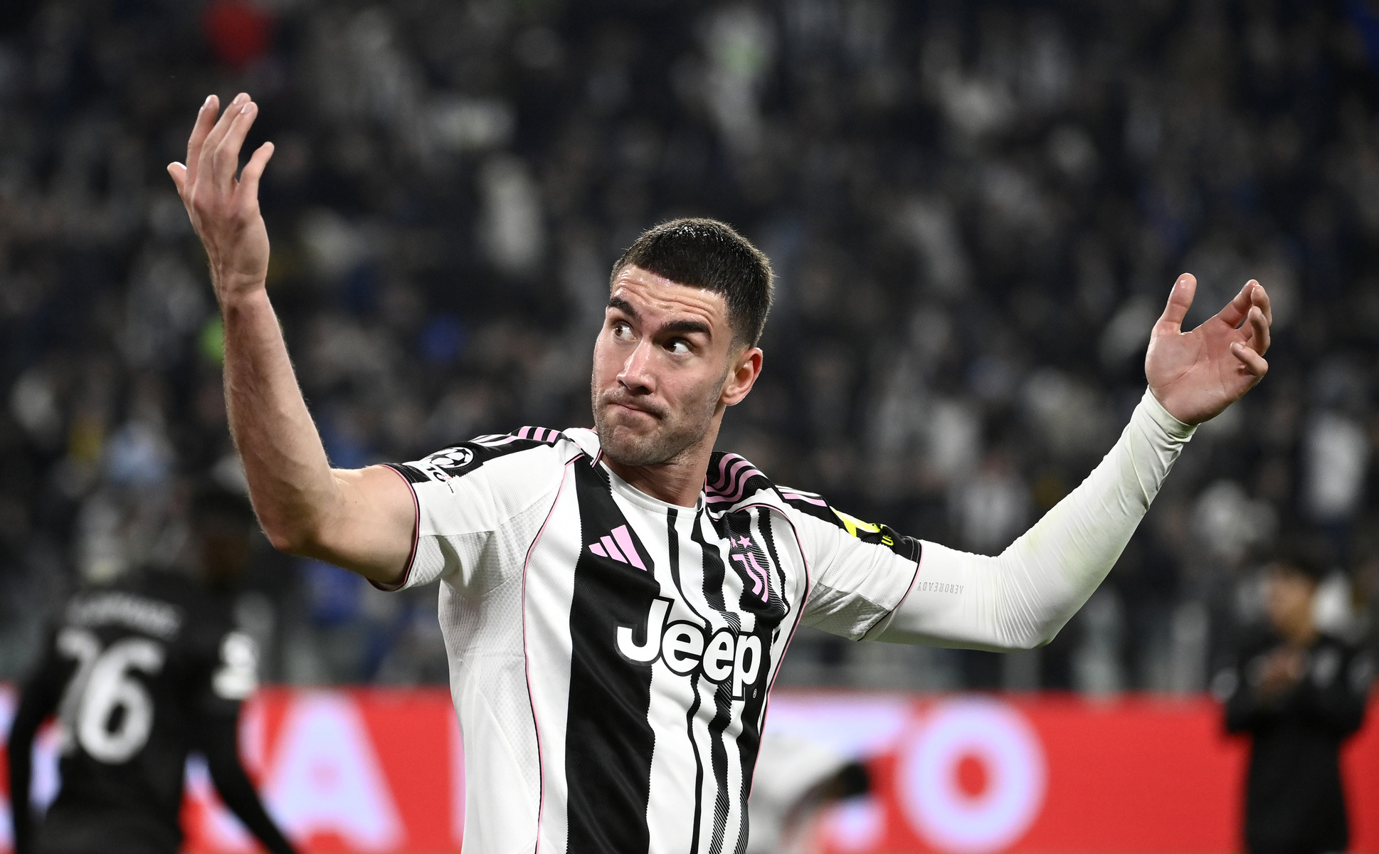 Juventus delay Vlahovic contract decision until end of season