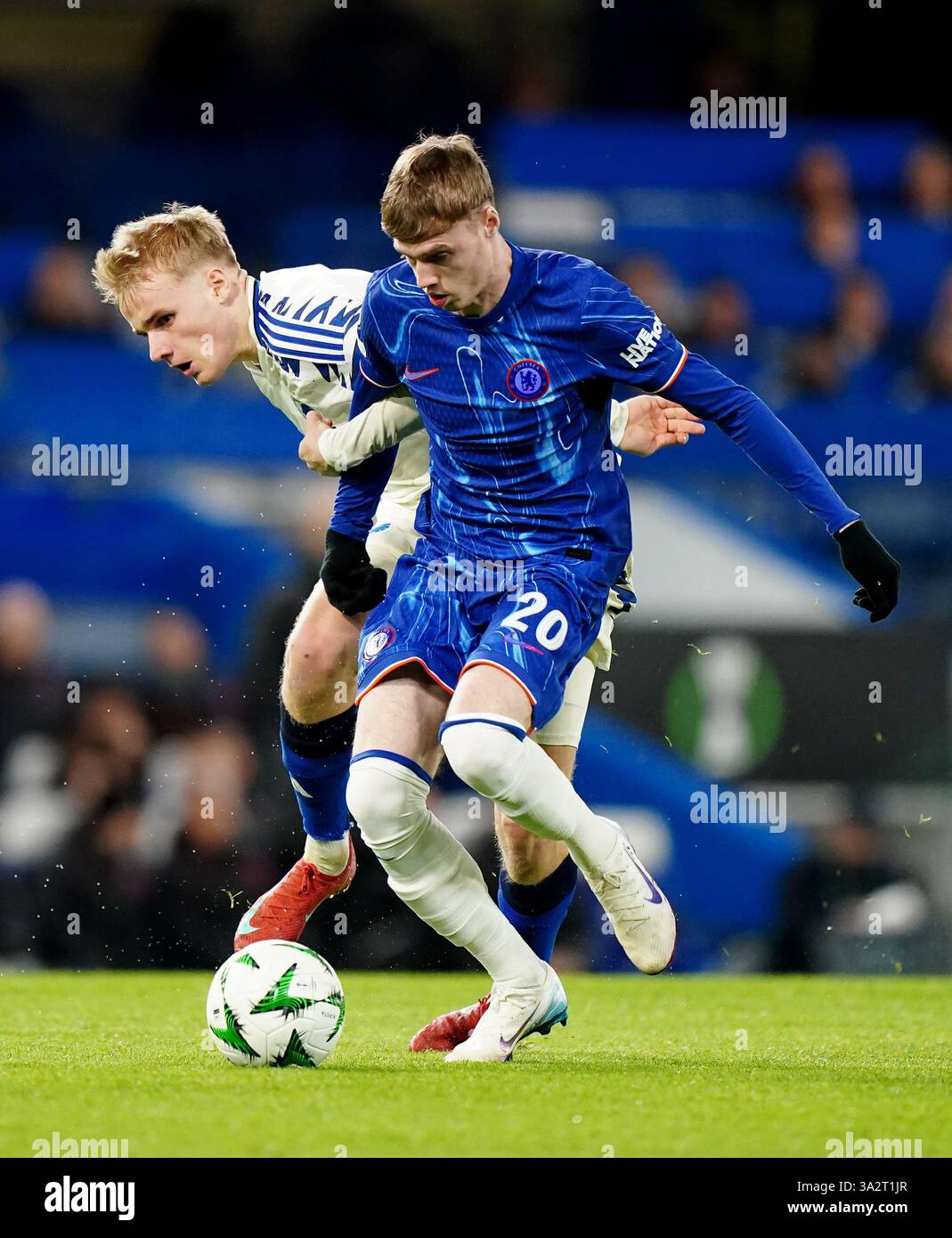 Chelsea target €85m Porto midfielder Victor Froholdt as Fernandez replacement